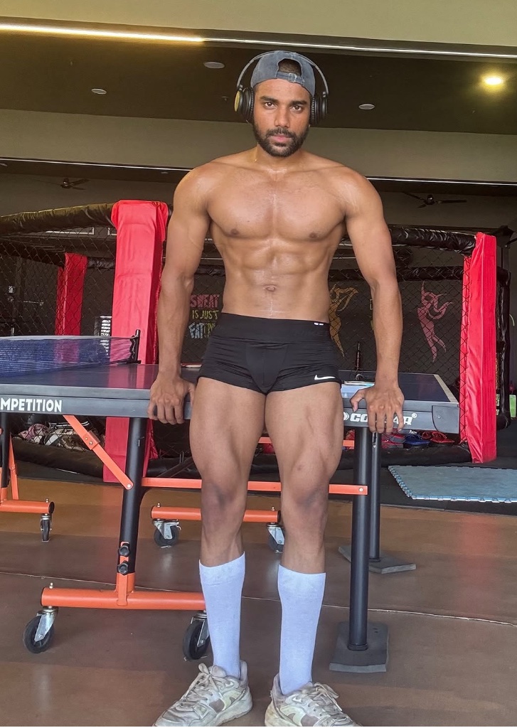 Vicky  Bhardwaj